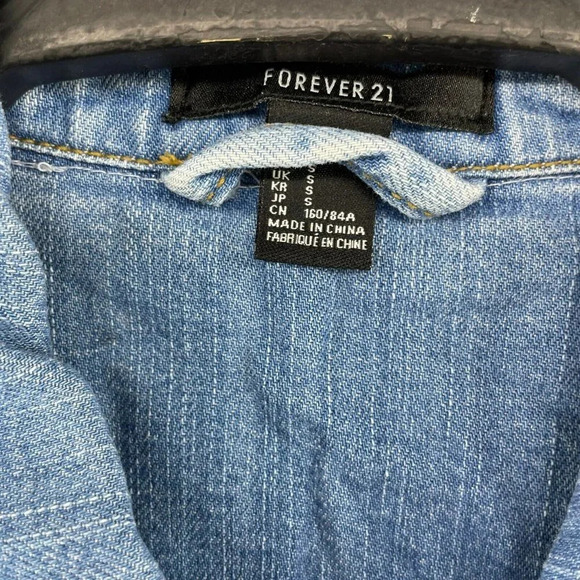 Forever 21 Jean Jacket Women's Sz S Light Wash Blue Button Pocket Denim Collared - Picture 10 of 12